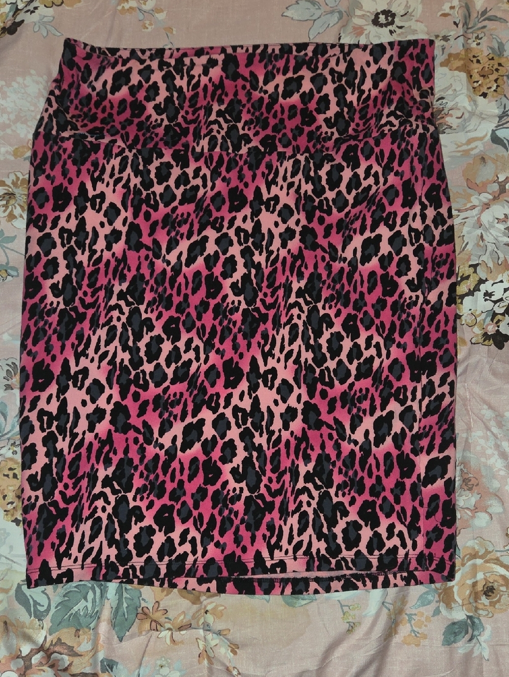 Torrid Size 1 Hot Pink Leopard Print Pencil Skirt